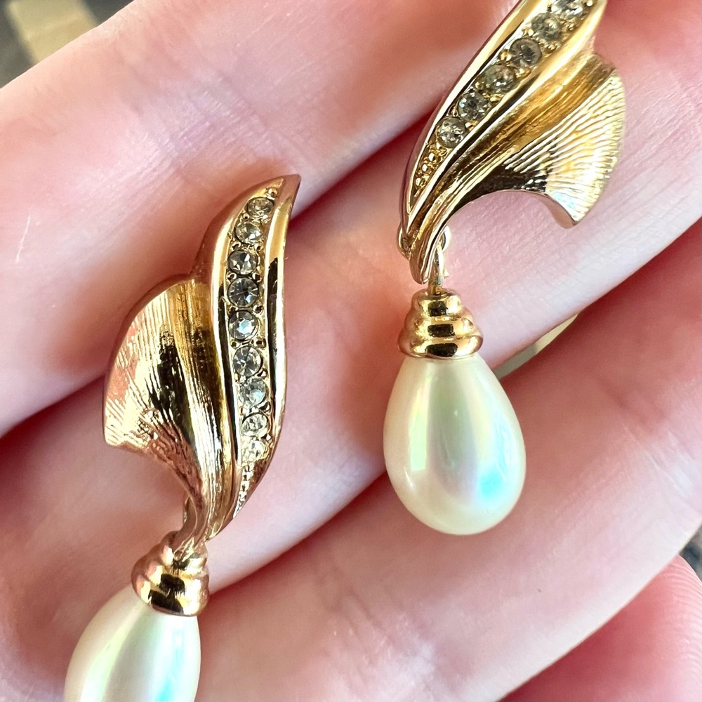 Christian Dior Stud Earrings Gold Plated With Pearl - Picture 2 of 3